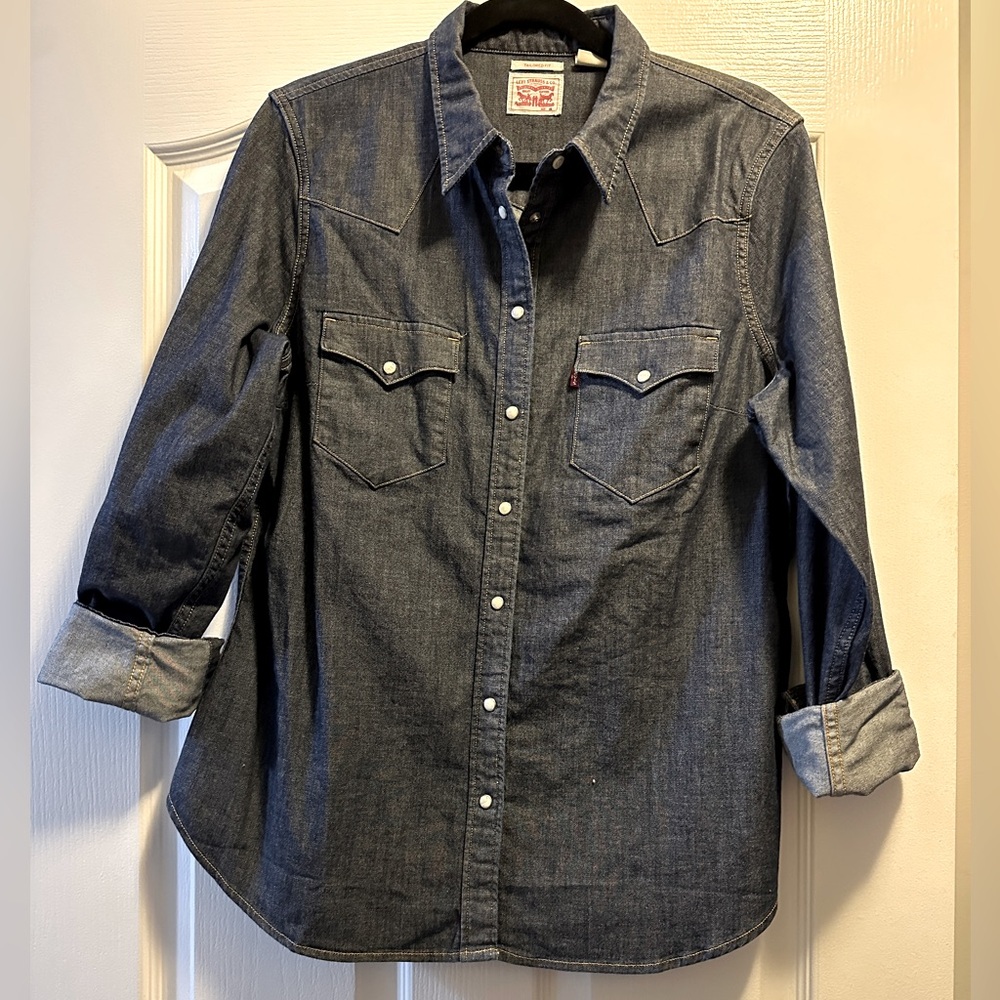 (NEVER WORN) Levi’s - Iconic Western Denim Shirt, Dark Wash, XL